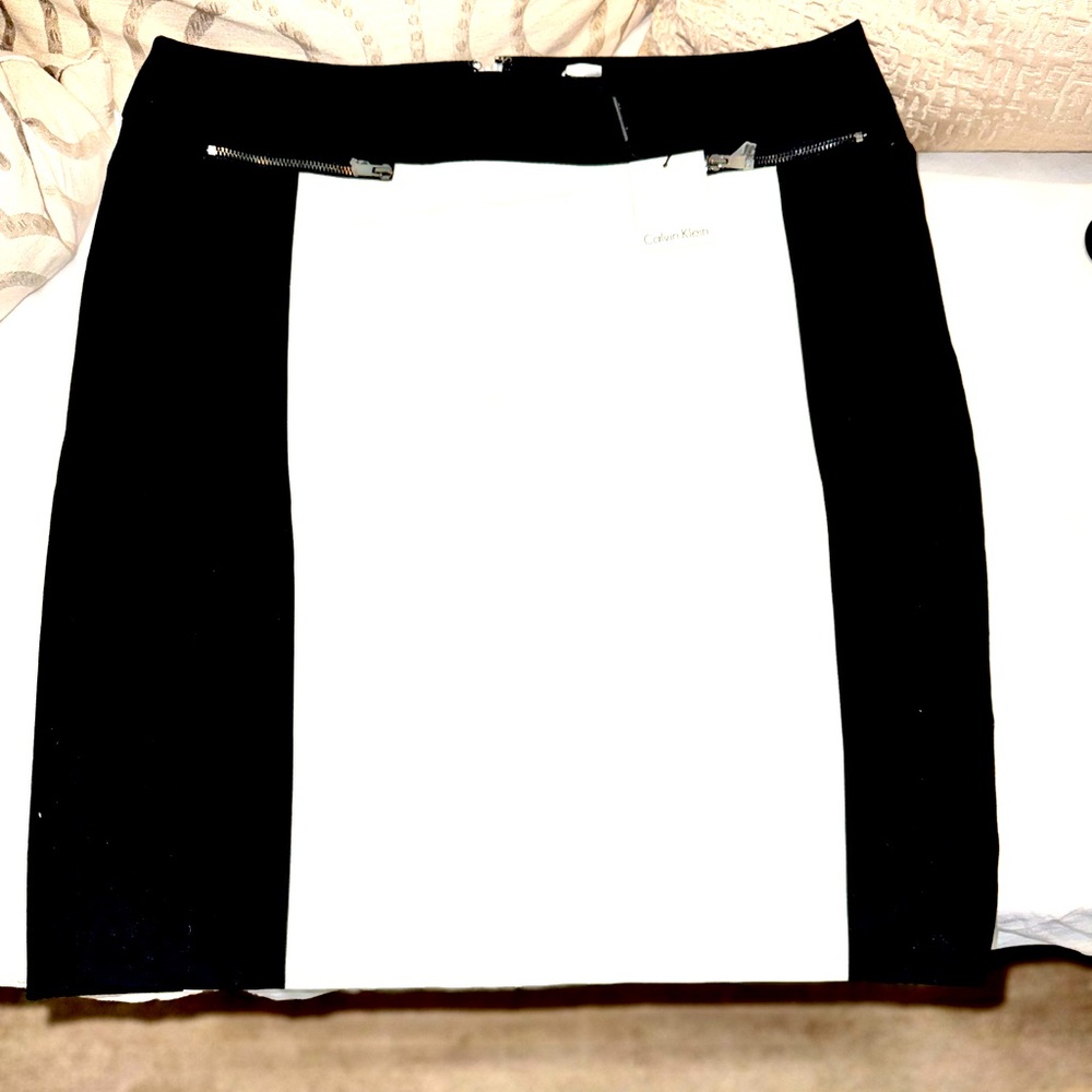 Classic & Contemporary Calvin Klein Black & White Pencil Skirt - NWT